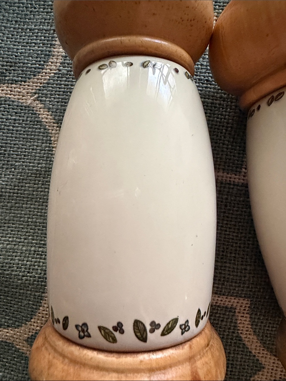 French style Salt & Pepper Shakers - Picture 8 of 12